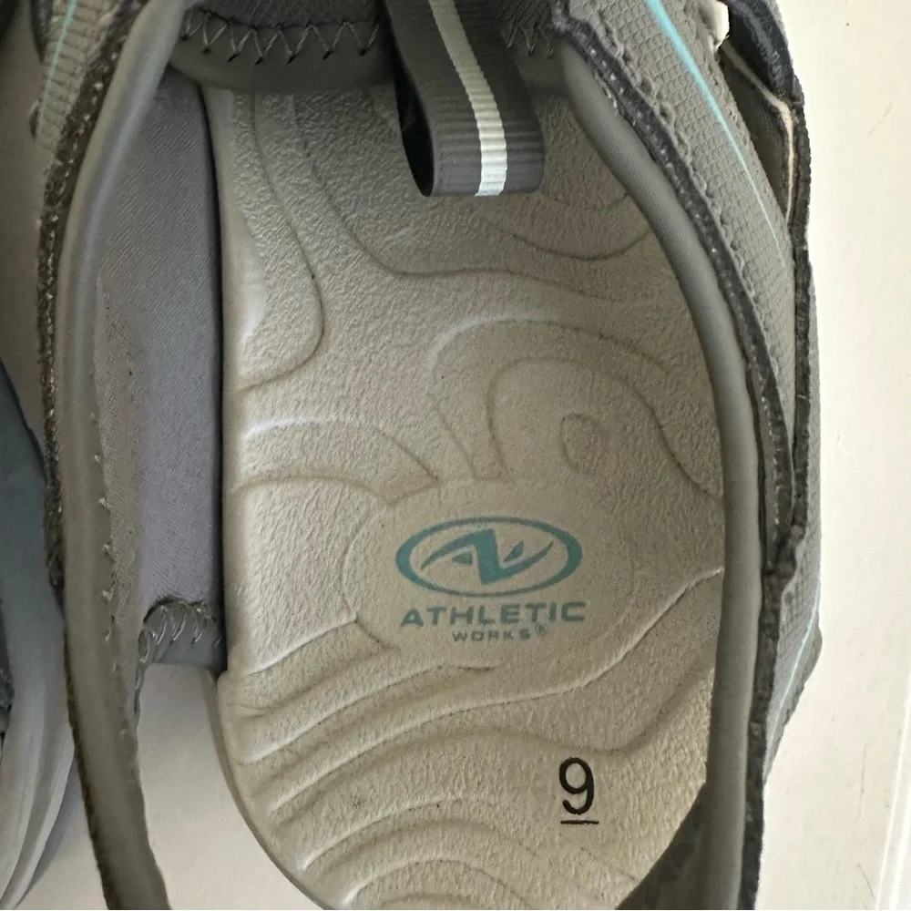 Athletic Works Womens‎ Easy On Off Bungee Laced Rugged Outdoor Sneaker Size 9